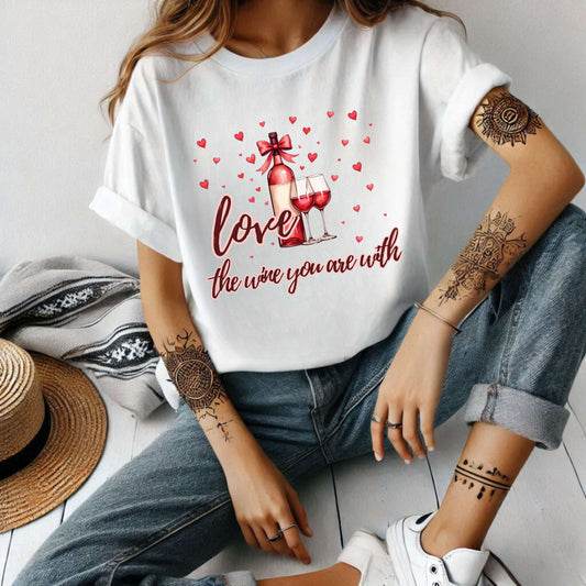 Camiseta "Ama el vino que te acompaña"